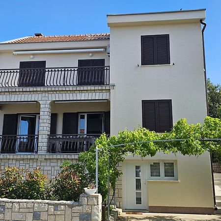 Vila Beleca Krk - Apartments Rest & Sea クルク エクステリア 写真
