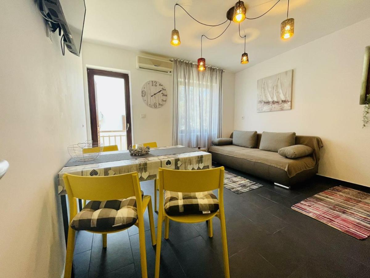 Vila Beleca Krk - Apartments Rest & Sea クルク エクステリア 写真