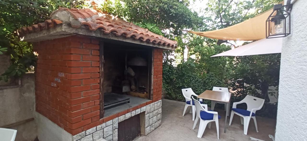 Vila Beleca Krk - Apartments Rest & Sea クルク エクステリア 写真