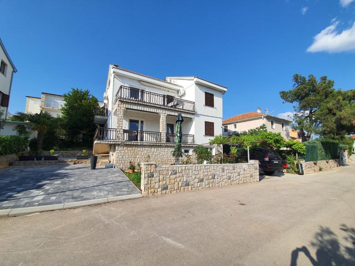 Vila Beleca Krk - Apartments Rest & Sea クルク エクステリア 写真